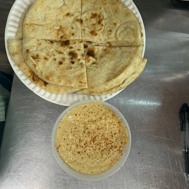 Pita & Hummus.